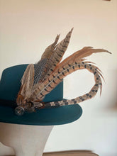 Load image into Gallery viewer, Feather Hat Pin