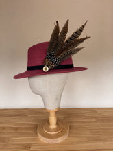 Load image into Gallery viewer, Large Feather Hat Pin