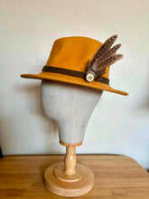 Load image into Gallery viewer, Medium Feather Hat Pin