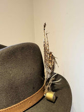 Load image into Gallery viewer, Large Feather Hat Pin