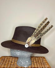 Load image into Gallery viewer, Medium Feather Hat Pin