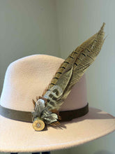 Load image into Gallery viewer, Medium Feather Hat Pin