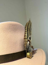 Load image into Gallery viewer, Medium Feather Hat Pin
