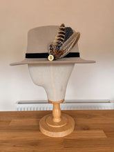 Load image into Gallery viewer, Medium Feather Hat Pin
