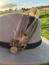 Load image into Gallery viewer, Small Feather Hat Pin
