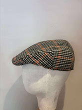 Load image into Gallery viewer, Tweed cap
