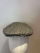 Load image into Gallery viewer, Tweed Cap
