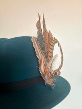 Load image into Gallery viewer, Feather Hat Pin
