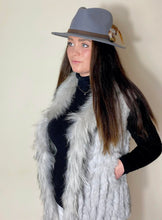 Load image into Gallery viewer, Grey Jayley Gilet
